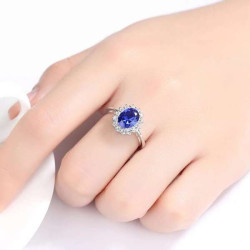 Cassie	Women's ring with a blue stone