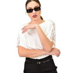 Γυναικεία μπλούζα oversized με δαντέλα