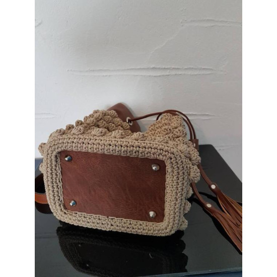Handmade pouch leather elements